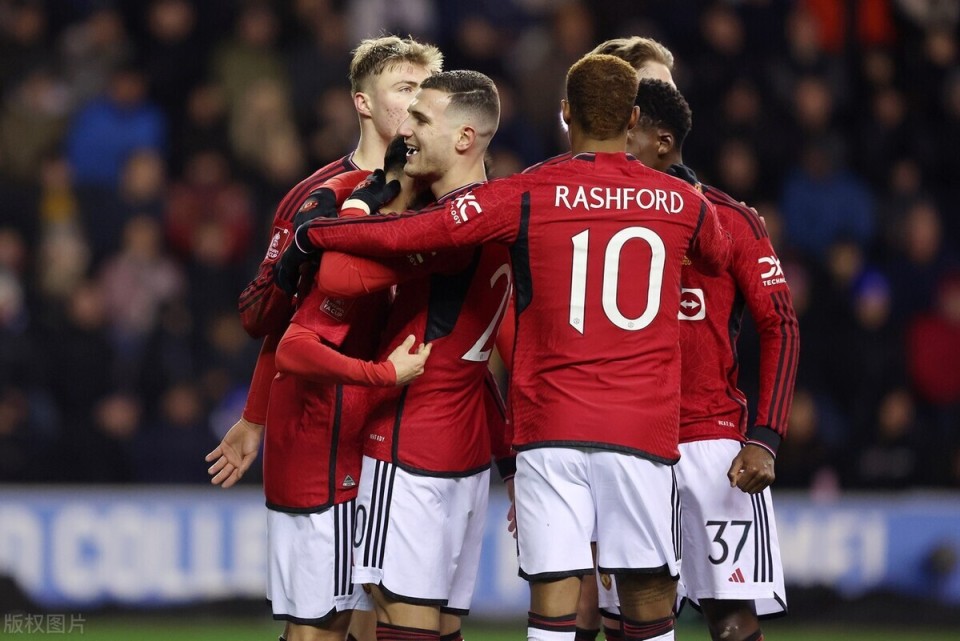 开元体育官网-关于曼联训练开放日，加时末段更衣室发声引欢呼，荷甲在即，临场指挥获称赞的信息